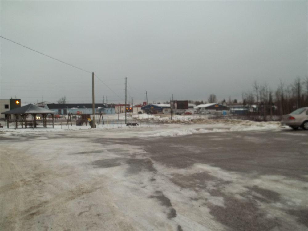 Travelodge By Wyndham Kapuskasing Buitenkant foto